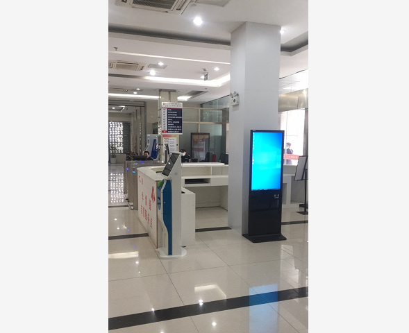 宣城涇縣政務中心43寸立式查詢機，帶刷二代身份證功能